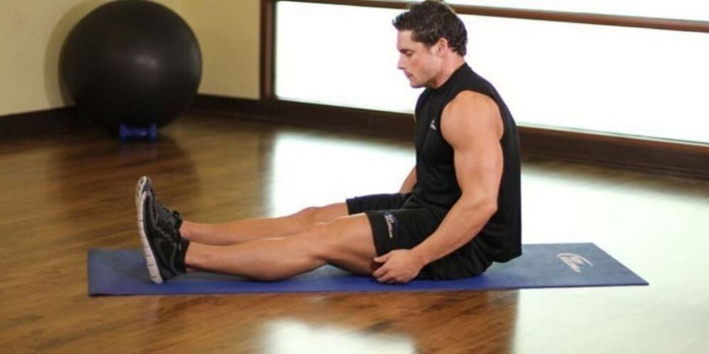 A man performs exercises that help reduce prostatitis